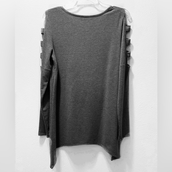 Asymmetrical • Cut Out • Sleeve • Top - Picture 3 of 5